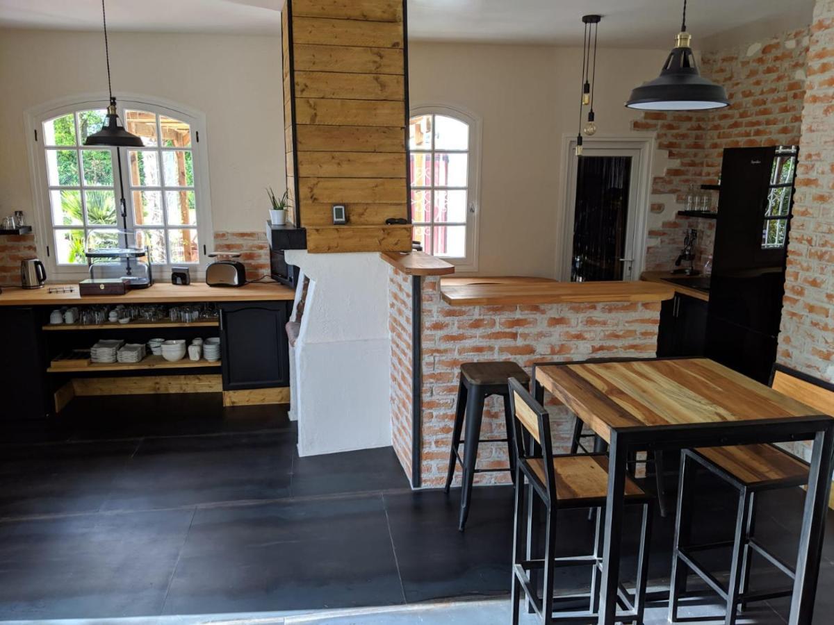 La Tour D'Ugo Hotel Cavanac Екстериор снимка